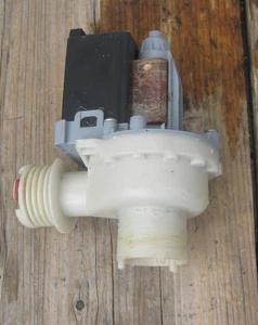 Frigidaire Electrolux Washer Water Pump 137221600 134051200 137108100 - Picture 1 of 4
