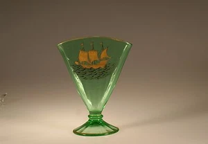 Vintage Deko zentrale Glashütte grüne spanische Galeone Fächer Vase Goldrand um 1930 - Bild 1 von 6