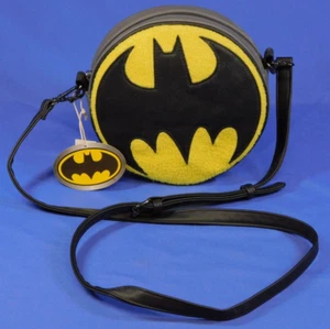 DC BATMAN LOUNGEFLY BAT SIGNAL CROSSBODY BAG PURSE NEW WITH TAGS - Picture 1 of 3