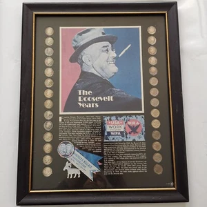 TABLEAU 40*32cm THE ROOSEVELT YEARS Avec 28 MONNAIES DE 1 DIME ARGENT & NICKEL - Imagen 1 de 7