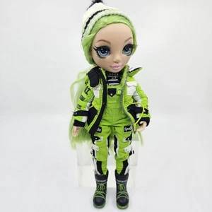 Rainbow High Jade Hunter Winter Break muñeca verde con sombrero y chaqueta monos 2019 - Imagen 1 de 6
