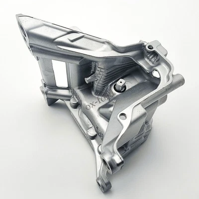 Масляный насос для BMW G05 G06 G07 G12 G14 G15 G16 740i 840i X5 X6 X7 114186454 - Изображение 1 из 4