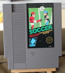 5 pins Soccer NES vintage Original authentic Nintendo 1985 Tested work