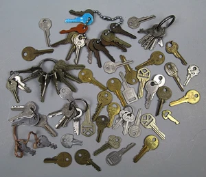 Vintage Schlüssel Lot Yale Master Slaymaster Cole Corbin Curtis GM Taylor 71 Schlüssel - Bild 1 von 5