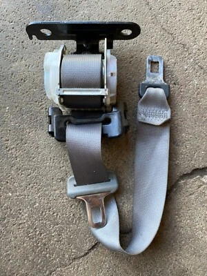 06-09 2006 Dodge Ram 1500 cinturón de seguridad delantero central retractor cabina regular gris Foto 1 de 4