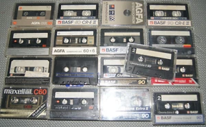 KONVOLUT 17x KASSETTEN - TAPES - SONY MAXELL AGFA BASF - Picture 1 of 5