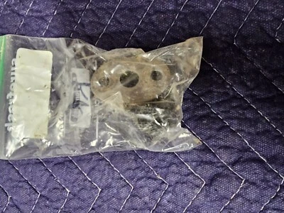 OEM  01-2006 Kia Optima Sedan Left And Right Striker Assembly Door 8135038000 - Image 1 of 2