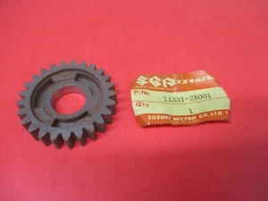 NOS NEW OEM ORIGINAL SUZUKI TS185 TS125 RV125 THIRD DRIVEN GEAR 24331-28001 - Picture 1 of 1