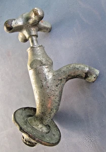 Ancien Robinet de  Salle De Bain - lavabo - baignoire - Photo 1/3