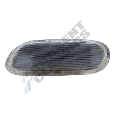 TOYOTA LAND CRUISER 100 J10 RIGHT DOOR COURTESY LIGHT 8123033010 - Image 1 of 4