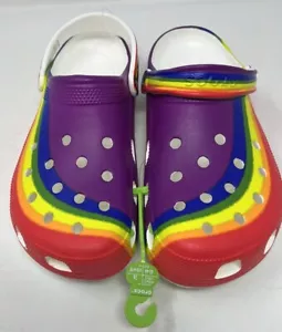 Zueco Crocs Clásico Tinte Arco Iris - Unisex Colorido Zapatos Cómodos Hombres: 10 Mujeres: 12 - Imagen 1 de 6