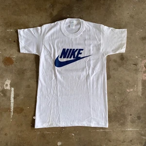 SUPER RARE 1970s DEADSTOCK VINTAGE NIKE 70s WHITE T-SHIRT MEN SZ S - Picture 1 of 7