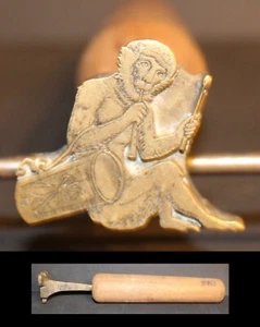 SELTENES großes vergoldetes Eisen AFFE TROMMELSPIELER Bronze Bindereinband #109 - Bild 1 von 1