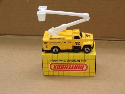 VINTAGE MATCHBOX SUPERFAST MB33 UTILITY TRUCK W/ BUCKET - NEW OLD STOCK ! - Image 1 of 4
