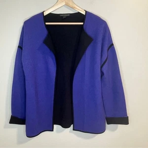 Chaqueta Cárdigan Sarah Spencer Lana Oen en Púrpura Profundo y Negro - Imagen 1 de 5