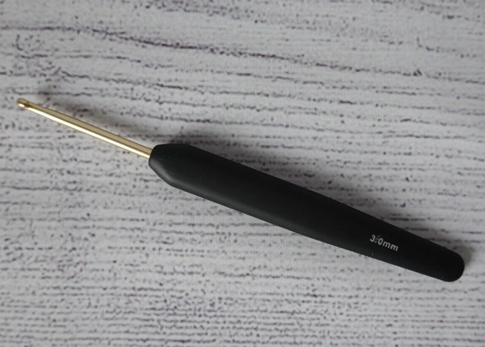 KnitPro 30801 Häkelnadel Softgriff 2 mm Kunststoff/Alumium schwarz/Gold 2...