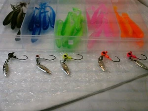 50 Crappie/Bass soft 2-1/2 in. lures-FREE 5 1/16 th. spinner jig heads FREE SHIP - Picture 1 of 6