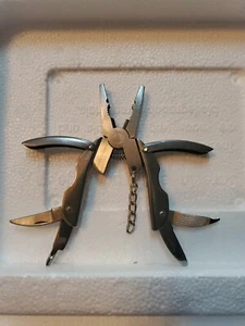 Quarrow V014c Miniture Multitool K10 - Picture 1 of 5