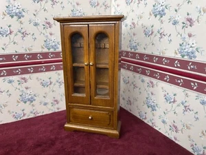 dollhouse 1:12 scale Display Cabinet  - Picture 1 of 8