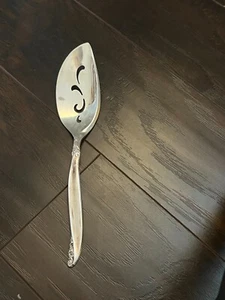 Vintage 1847 Rogers Bros Leilani Pie Cake Server IS Silver Plate Pierced Slotted - Picture 1 of 5