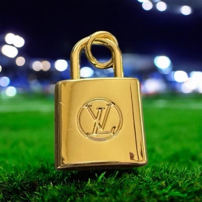 Louis Vuitton Cremallera Tirador Botón Dije Cerradura Dorada Foto 1 de 2