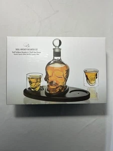 Skull Whiskey Decanter & 2 Skull Shot Glasses - Picture 1 of 5