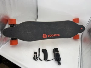 Boosted S2P 2nd Gen V2 Dual+ Elektro Skateboard schwarz mit Fernbedienung & Ladegerät - Bild 1 von 10