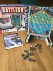 BATTLESHIP - THE TACTICAL COMBAT GAME Hasbro 2011 Age 7+ Defeat the Enemy Fleet