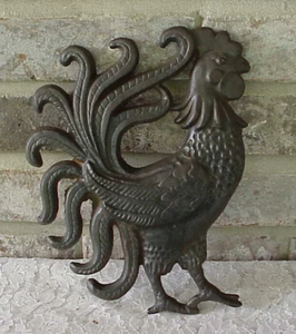 Vintage Cast Iron Rooster Wall Hanging Plaque Farmhouse Decor Heavy 9 1/2" T - Picture 1 of 8