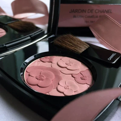 BEYOND RARE Ltd Edition JARDIN DE CHANEL COUTURE CAMELIA ROSE BLUSH PALETTE - Image 1 of 4