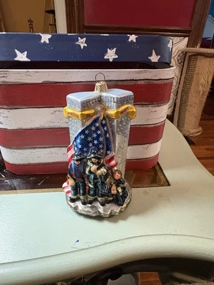 POLONAISE 9-11 FIREMEN ORNAMENT FOREVER IN OUR HEARTS AS IS SLIGHT DAMAGE - Image 1 of 4