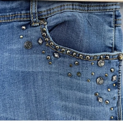 Pantalones de mezclilla adornados INC lavado claro bolsillos con tachuelas gemas 8 brillantes desgastados Foto 1 de 4