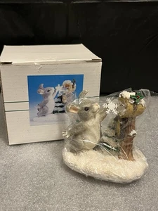 Charming Tails SENDING A LITTLE SNOW YOUR WAY Bunny Acorn Briefkasten mit Karton - Bild 1 von 5