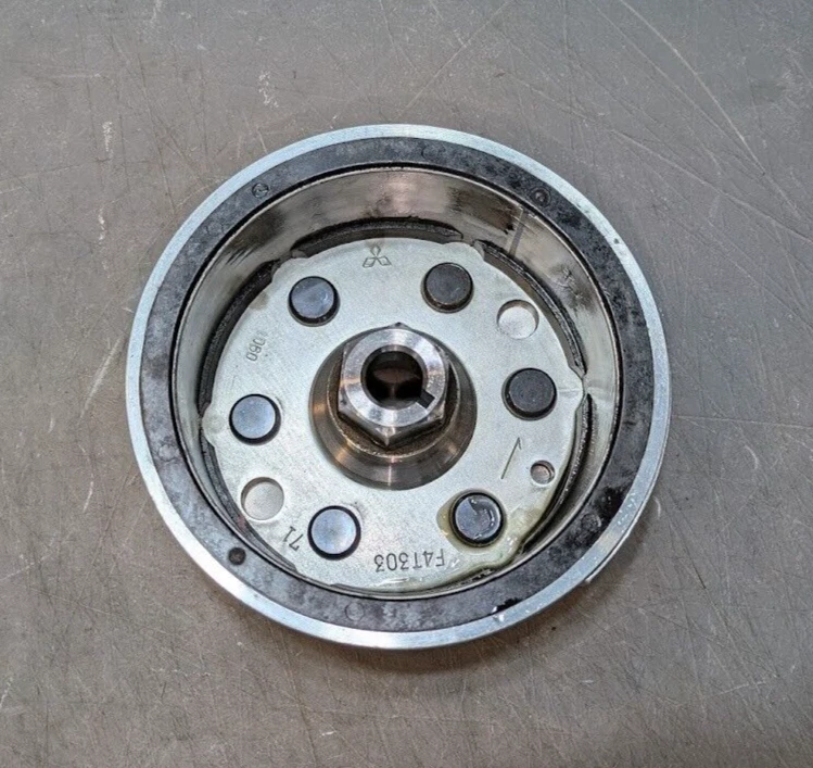 Rotor de volante Suzuki DR350 Foto 1 de 3