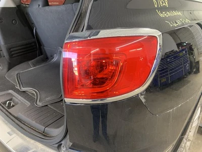 Conjunto de luz trasera derecha usado se adapta a: Buick Enclave 2016 cuarto montado en panel Ri Foto 1 de 4