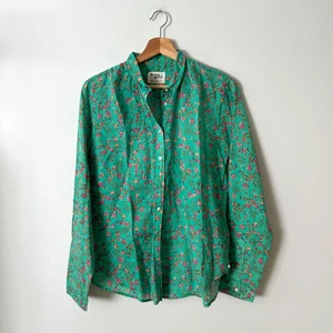 Blusa floral de algodón verde Holding Horses para mujer talla pequeña - Imagen 1 de 8