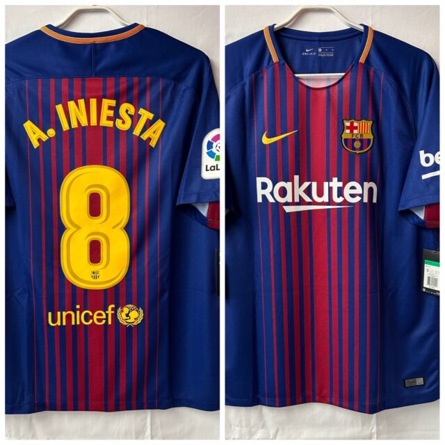  SoccerStarz FC Barcelona Andres Iniesta Home Kit : Sports &  Outdoors