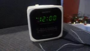 Sony Dream Machine ICF-C122 AM/FM Alarm-Radio Vintage Green LED Clock Y2K - Picture 1 of 3