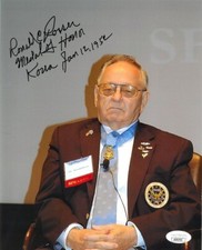 Ronald/Ron E. Rosser signed Medal of Honor/Korea/Jan 12, 1952 8x10 Photo- JSA