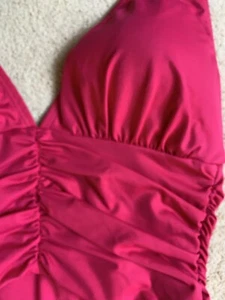 NEW **** SEASPRAY *** Swim Costume Size 10 RRP £78 (Plunge Halter) - Picture 1 of 9