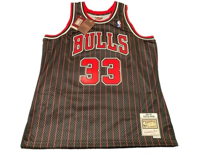 Mitchell & Ness NBA Swingman 1995-96 Scottie Pippen #33 Men's Black Jersey XL - Image 1 of 4