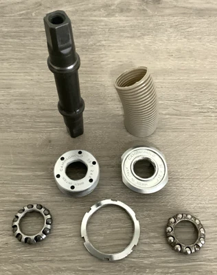 CAMPAGNOLO RECORD BOTTOM BRACKET 70–121 MM ITALIAN THREADED O-35S SPINDLE - Image 1 of 4