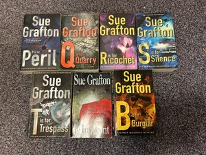 Sue Grafton - Kinsey Milhone Alphabet Mystery Series Paperback Book Bundle x 7 - Imagen 1 de 1
