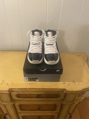 Jordan ретро 11 благодарность размер 6,5y - Изображение 1 из 4