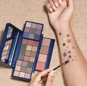 30 EYESHADOW 4 BLUSH PALETTE FMG Glow up Glim up Avon Limited! Gift Idea - Picture 1 of 5