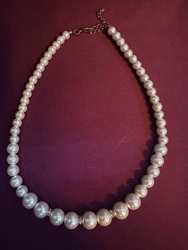 VETEMENTS Collana di perle imitazione piccola 9"