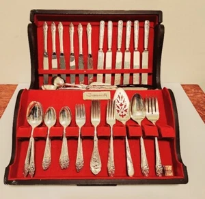 Vintage Community by Oneida Evening Star Pattern Silver Plated Flatware (8) - Picture 1 of 10