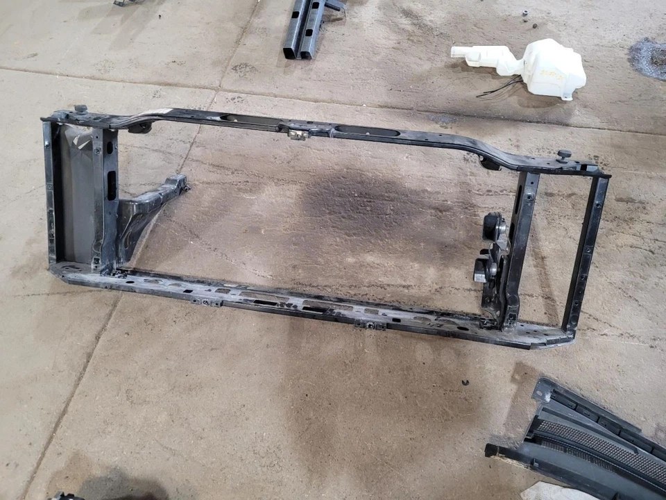 (SOLO RECOGIDA LOCAL) Soporte de núcleo de radiador compatible con 15-20 ESCALADE 2048206 Foto 1 de 1