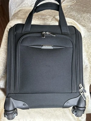 The American Tourister Meridian NXT Spinner Tote Roller 13” 8” 18”H Excellent - Image 1 of 4