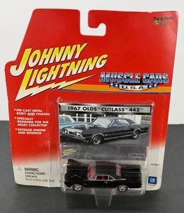 Johnny Lightning Muscle Cars U.S.A. 1967 Olds Cutlass 442 Opening Hood Car NEW - Picture 1 of 5